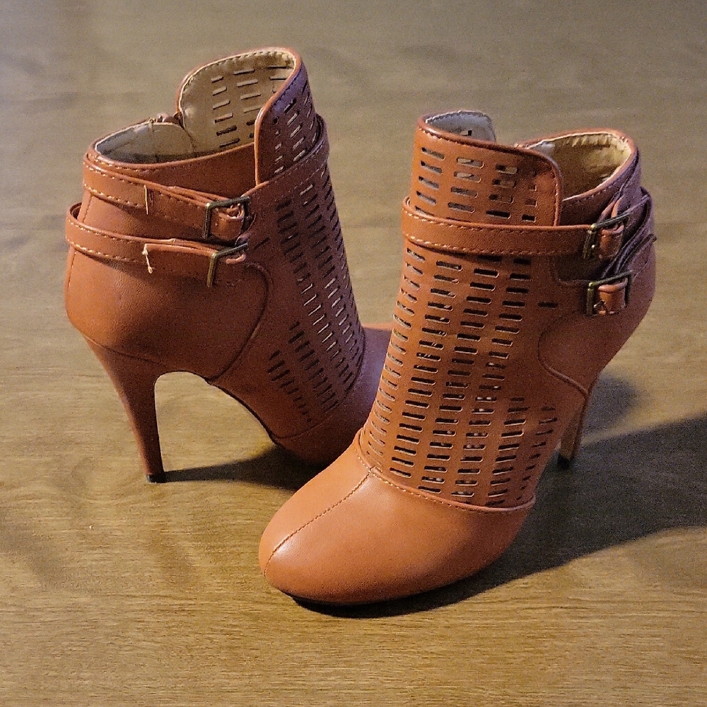 Michael Antonio Ankle Booties